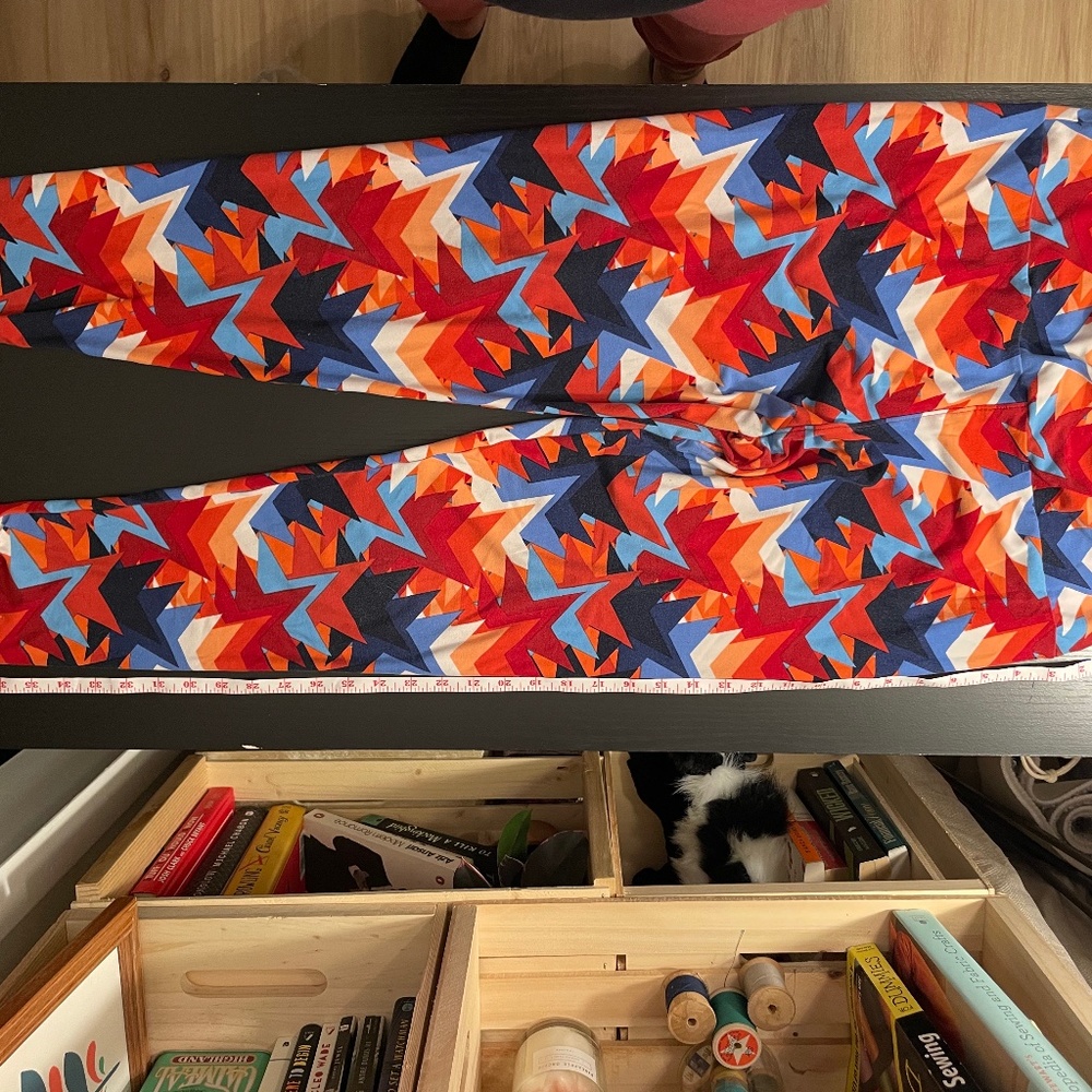 LuLaRoe Star Leggings- Tall